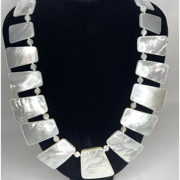 Mother Of Pearl Necklace 18K Gold Vermeil Pearl Luxury Stunning Women's Fashion